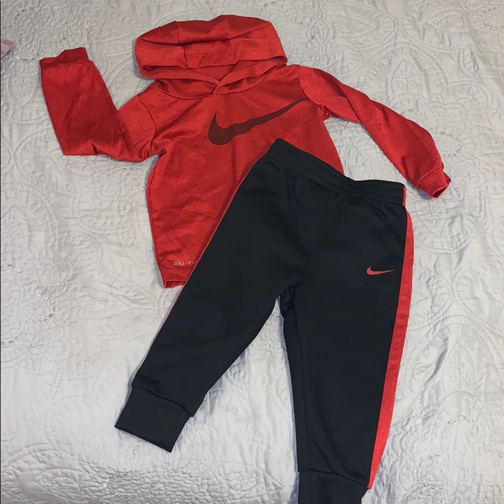 Nike toddler track suit 2pc set. Size 24 months.